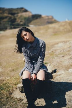 摸奶子